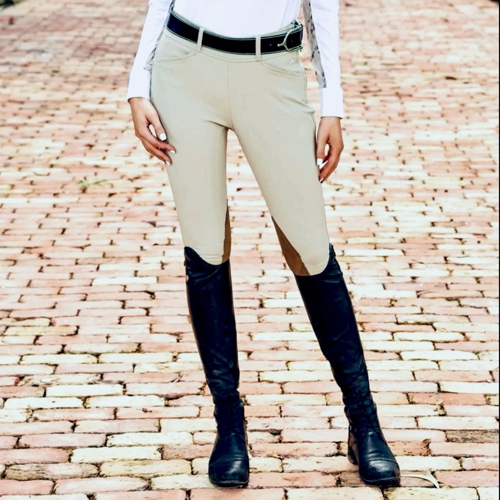 Classic Beige Equestrian Riding Breeches - Women